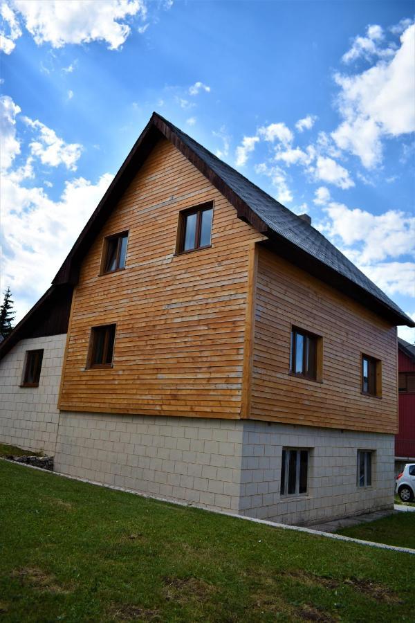 Srna Chalet - Rooms Žabljak Buitenkant foto