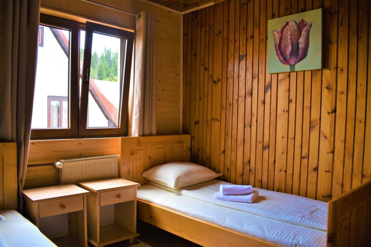 Srna Chalet - Rooms Žabljak Buitenkant foto