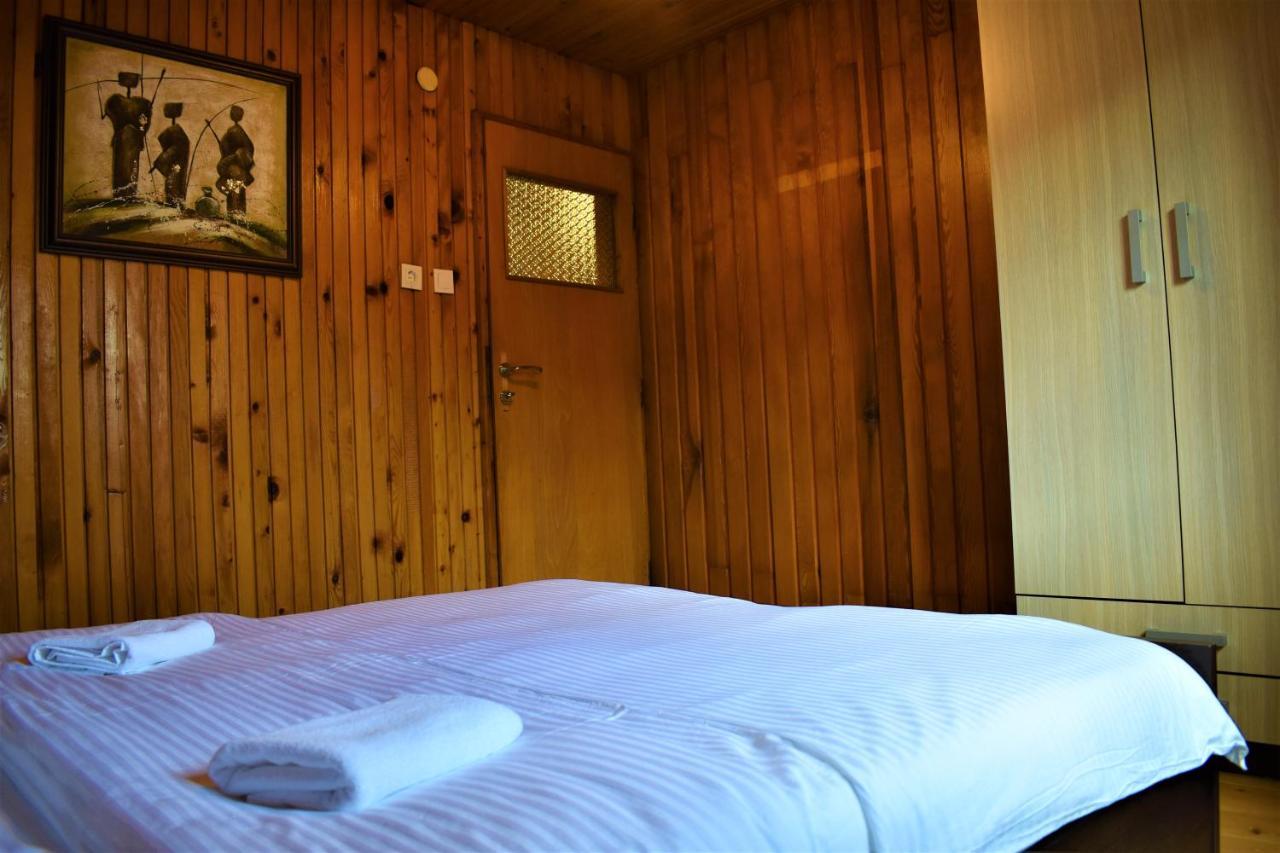 Srna Chalet - Rooms Žabljak Buitenkant foto